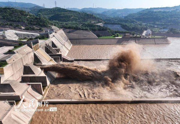 富配平台 河南济源：小浪底泄洪防汛